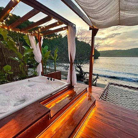 Beachfront Luxury Dome Villas - Gamat Bay Resort 珀尼达岛 外观 照片