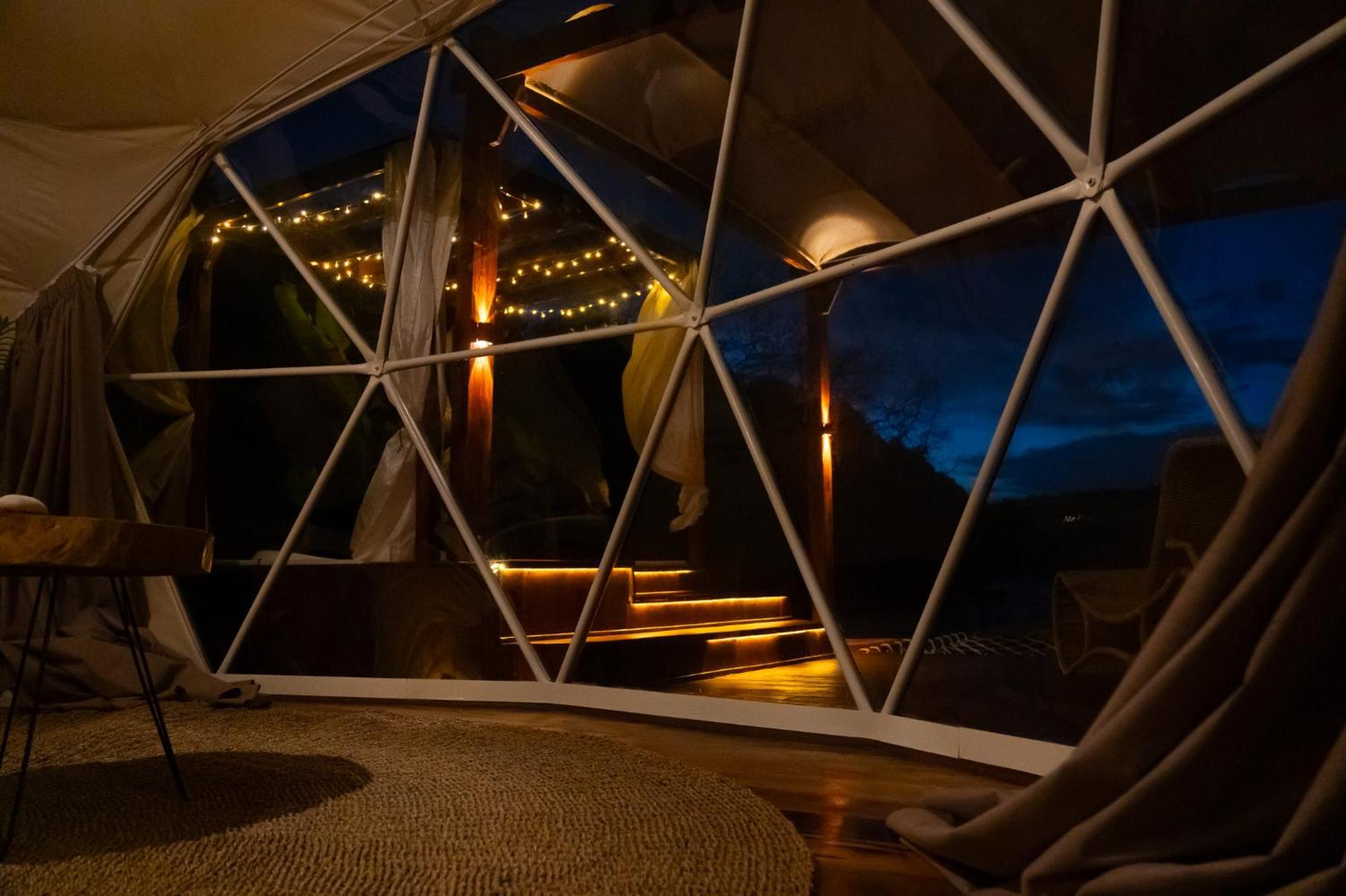 Beachfront Luxury Dome Villas - Gamat Bay Resort 珀尼达岛 外观 照片