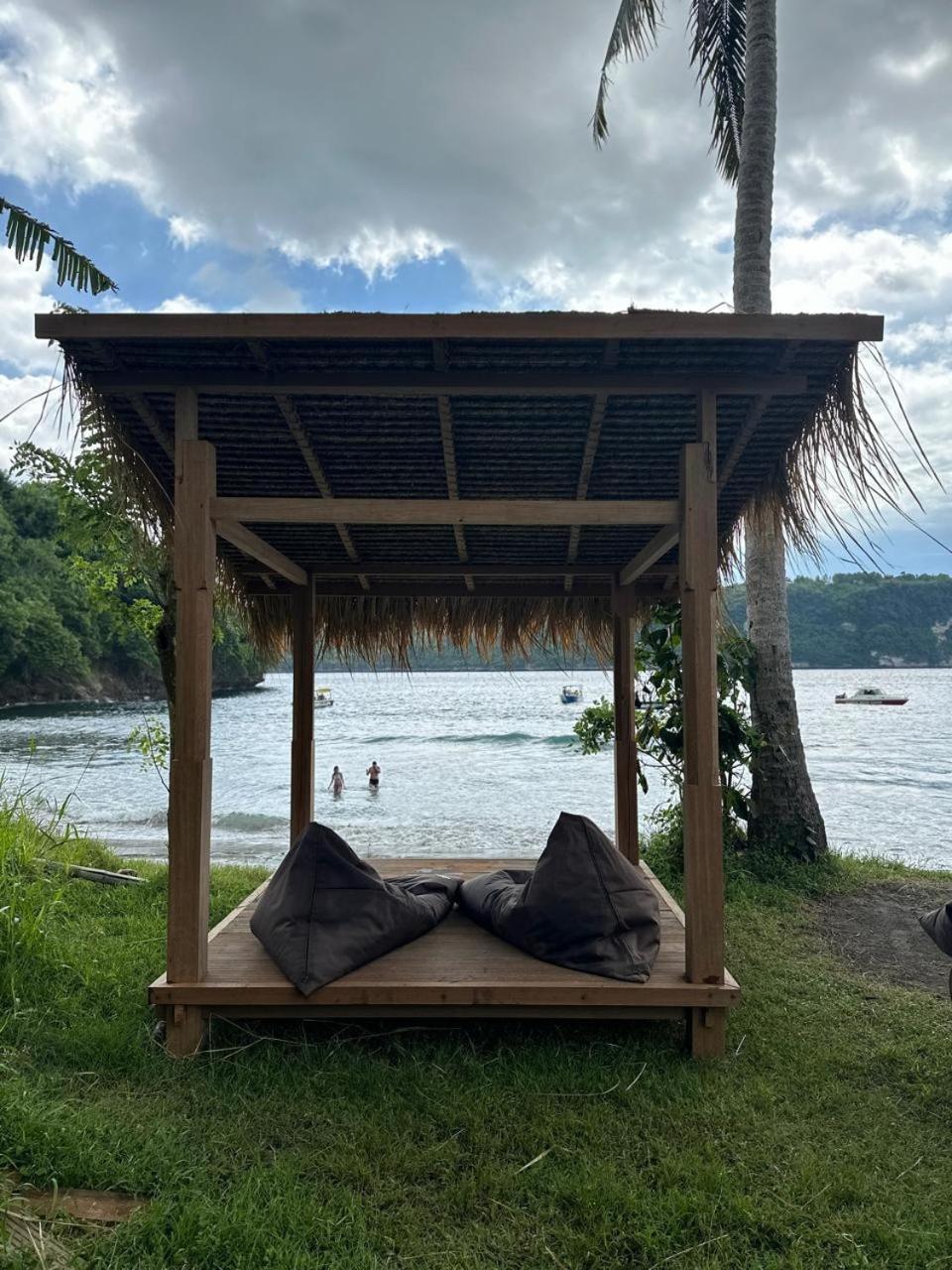 Beachfront Luxury Dome Villas - Gamat Bay Resort 珀尼达岛 外观 照片
