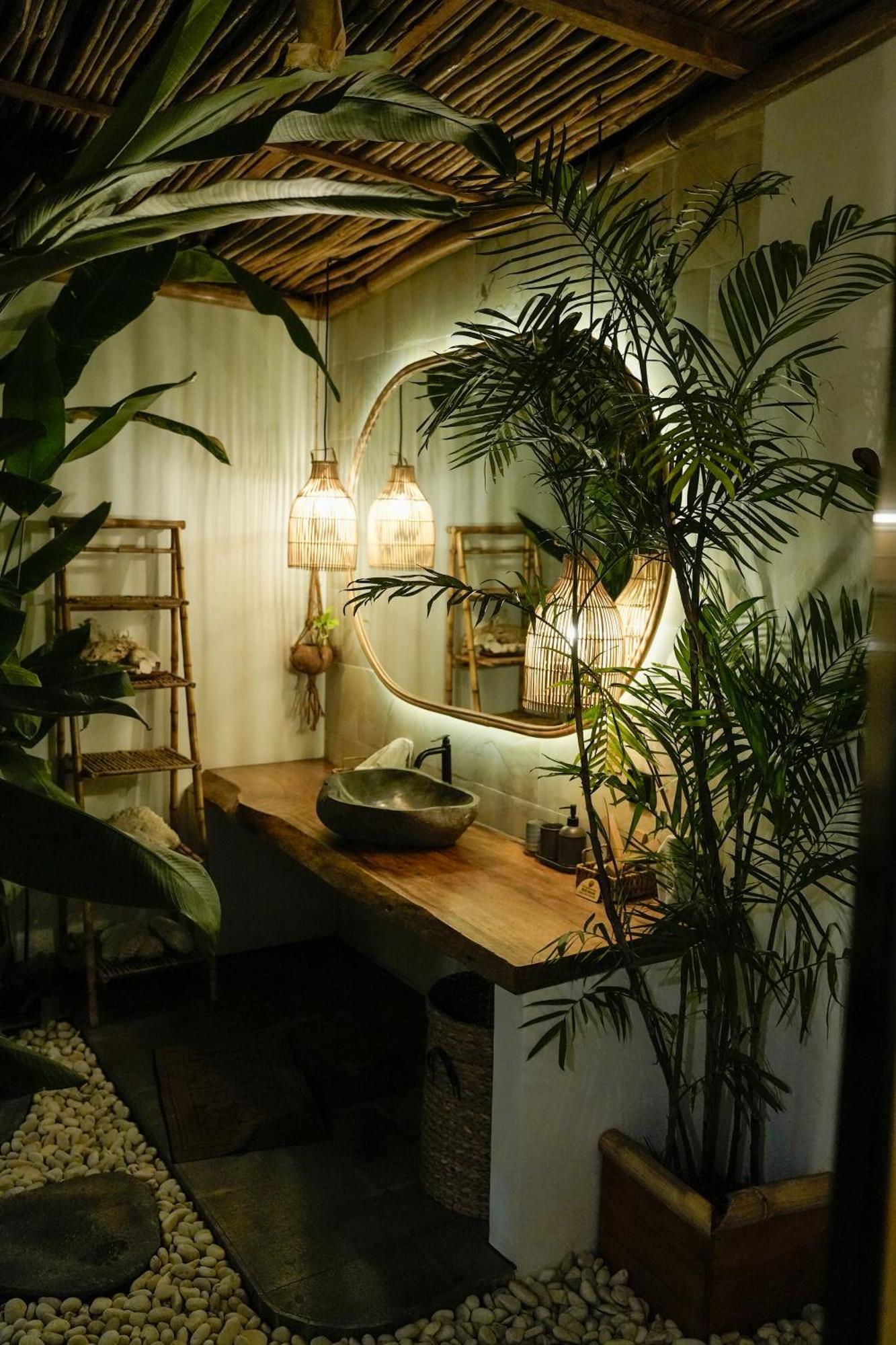 Beachfront Luxury Dome Villas - Gamat Bay Resort 珀尼达岛 外观 照片